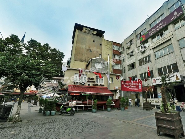 İstanbul Kasımpaşa Kızılay Meydanında Kiralık Reklam Duvarı